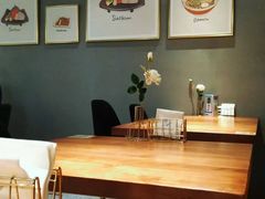 -POKEE VIA&Brunch·维娅(重庆来福士店)