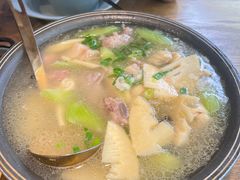 -蜜桃餐厅·伴山(湖滨商业街店)