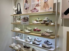 -hotwind热风(世纪东方广场店)