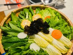 -尚尚仙·酸汤猪手·猪肚鸡火锅(华联万柳购物中心店)