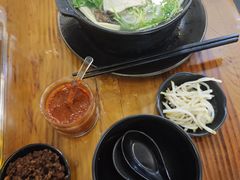 -丽虹云南过桥米线(兴工街店)