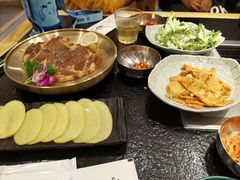 -臻牛烤肉