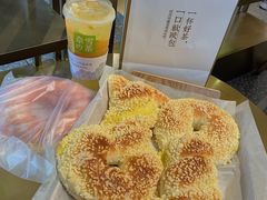 -奈雪的茶(湖滨银泰in77C区PRO店)