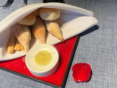 -弦月窗LUNETTE BY AMANDA(复兴路店)