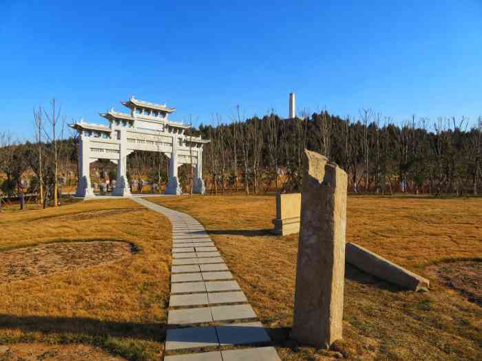 薛仁贵墓-"薛仁贵很有名,这也是我们路过下来瞻仰一下.