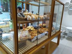 面包甜点陈列柜-西村叔叔的店·面包·甜品·蛋糕(崂山丽达店)
