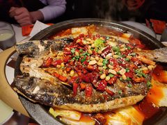香辣烤鱼-鸣记脆皮烤鱼·海鲜烤鱼(三八广场店)