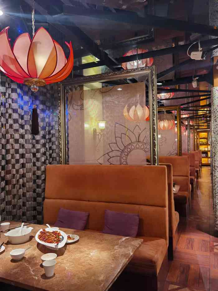 一花一叶咖餐厅(建国门店)-"极品毛血旺可太惊喜了,有大鲍鱼,4个!还.