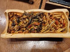 -老滇山寨•云南特色菜•地方菜•民族风情歌舞表演(金碧店)