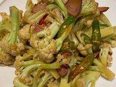 腊肉炒菜花-皇城根·烤鸭·鱼头·家常菜(欧亚大观乐活城店)