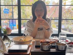 -弦月窗LUNETTE BY AMANDA(复兴路店)