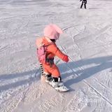 小小年纪，能力非凡，点赞滑雪少年