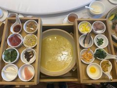 -云南荟·湖畔领宴(领事馆店)