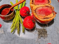 惠灵顿牛排-弦月窗LUNETTE BY AMANDA(复兴路店)