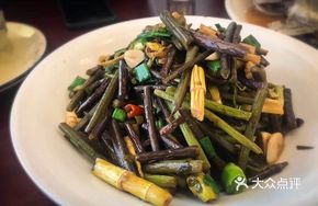 Bamboo Shoots Stir-Fried with Wild Fern