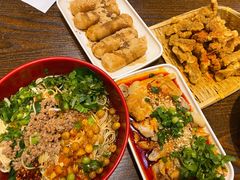 -爆炸头阿姨小四川正宗川味小吃(无任何分店)
