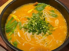 -银米·云南传统过桥米线(双廊黑金冠店)