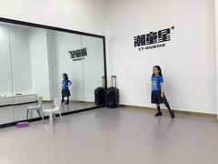 -潮童星少儿模特形体培训(郑州总校)