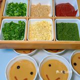 麻酱+韭菜花，也就只有老北京涮肉才有的吧！