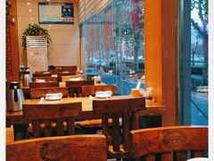 靠窗位-老雒阳面馆·水席(定鼎门店)