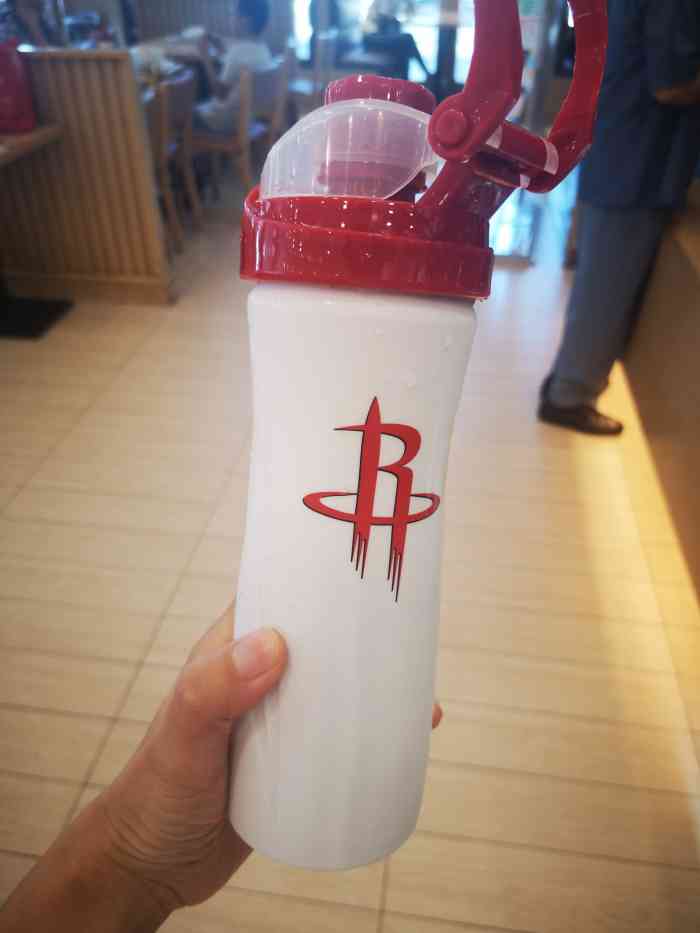 续杯是德克士的保留活动,还是老规矩,带杯续杯3元,妥妥的,没毛病.