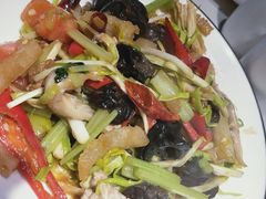 大席小炒-丁里羊肉小镇(天鹅湖总店)