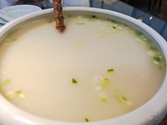 泉水鲫鱼汤-鲜塘宴·千岛湖大鲫鱼(南湖店)