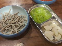 -明洞阿姨·韩式酱蟹烤肉·创意料理(三元桥店)