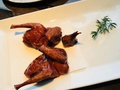 脆皮乳鸽-新荣记(BFC外滩金融中心店)