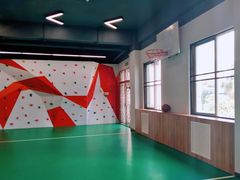 -悦动体能篮球羽毛球网球(三里河店)