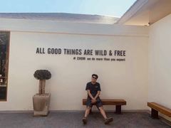 -Chom Cafe and Restaurant