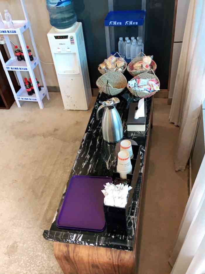 云南百事特商务贵宾厅-"大概是我去过最差的休息室了……且不说没.