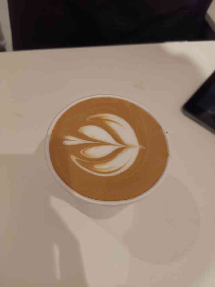 打分 小哥哥小姐姐都很nice 人气冰博克澳白很浓郁 喜欢他家的咖啡杯