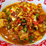 很容易脱骨吸入口中。油浸鱼的鱼肉也很鲜嫩，好吃爱吃