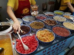 -八一路好吃街(雨田商务大厦店)