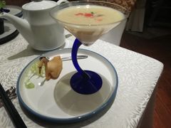 杨枝甘露天鹅酥-杭州西湖柳莺里酒店·闻莺厅