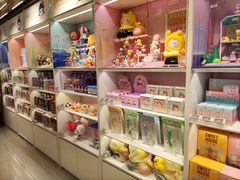 -泡泡玛特POPMART(国金街店)