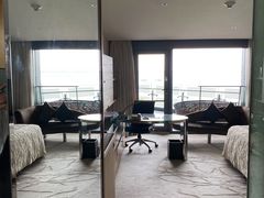 -上海滴水湖皇冠假日酒店