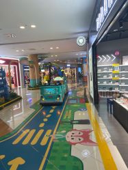 -纽西卡汽车小镇(大悦城店)