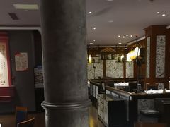 -八府香鸭·啫啫煲(华山路店)