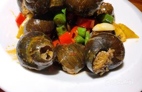 Pingle Snail Stuffed with Pork