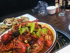 -虾弄弄海派小龙虾·牛羊蝎子火锅