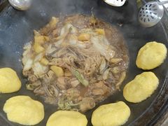 -粘豆包柴火铁锅炖