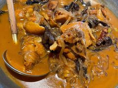 小鸡炖蘑菇-关东小磨东北菜(上海长风大悦城店)