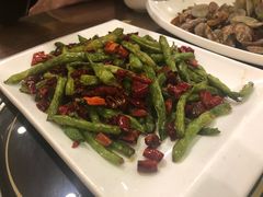 -洁神饭庄·海鲜·青岛菜·30年老字号(五四广场店)