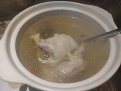 黄山石耳土鸡汤-徽镇小厨·经典徽菜(马连道店)