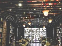 -钟书阁(松江泰晤士小镇店)