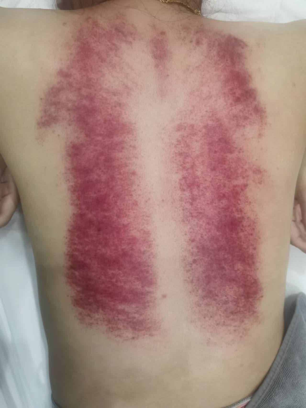 周末来按个背真爽!