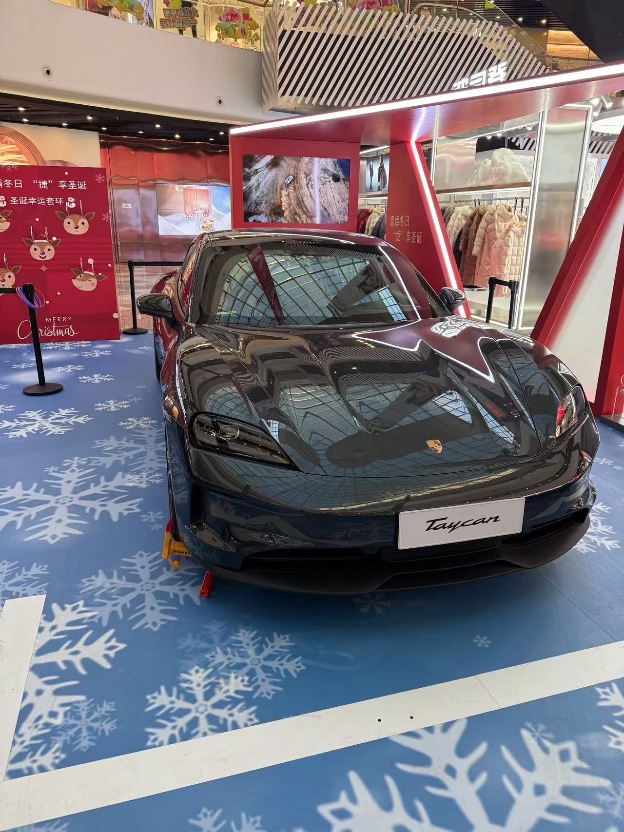 通州万达广场保时捷车展!
