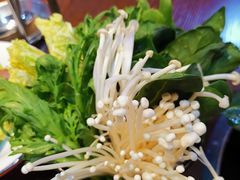 -虾弄弄海派小龙虾·牛羊蝎子火锅